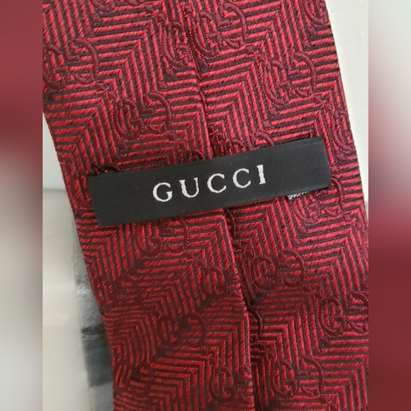 Vintage Gucci classic double GG design,jacquard, silk necktie. EUC - Picture 9 of 11